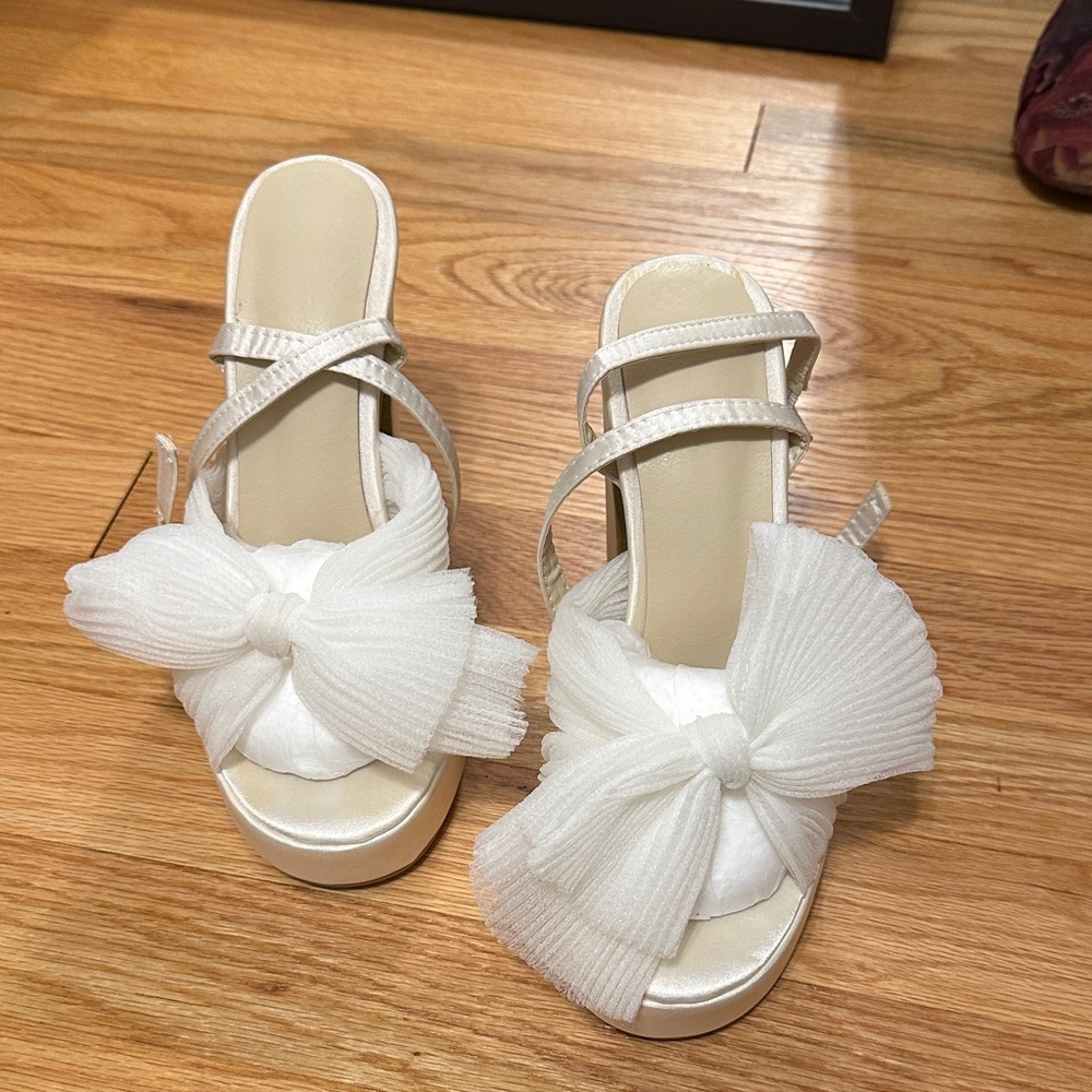 Elegant White Bow Women's Sandals